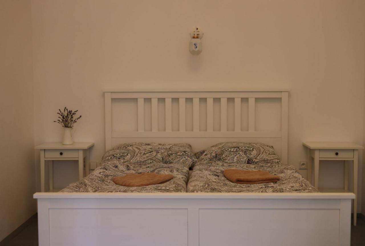 La Bobul Apartments Drnholec 外观 照片