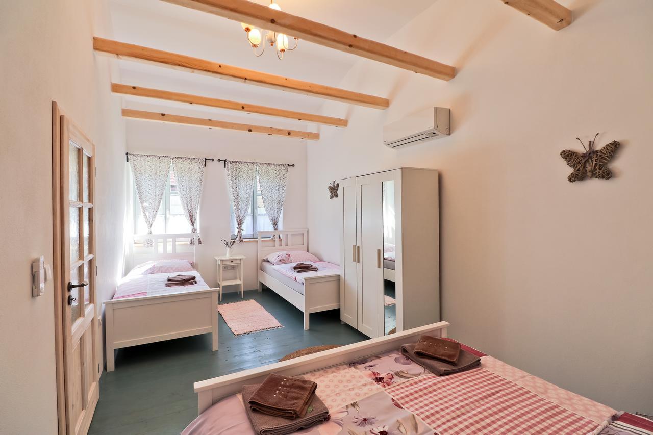La Bobul Apartments Drnholec 外观 照片